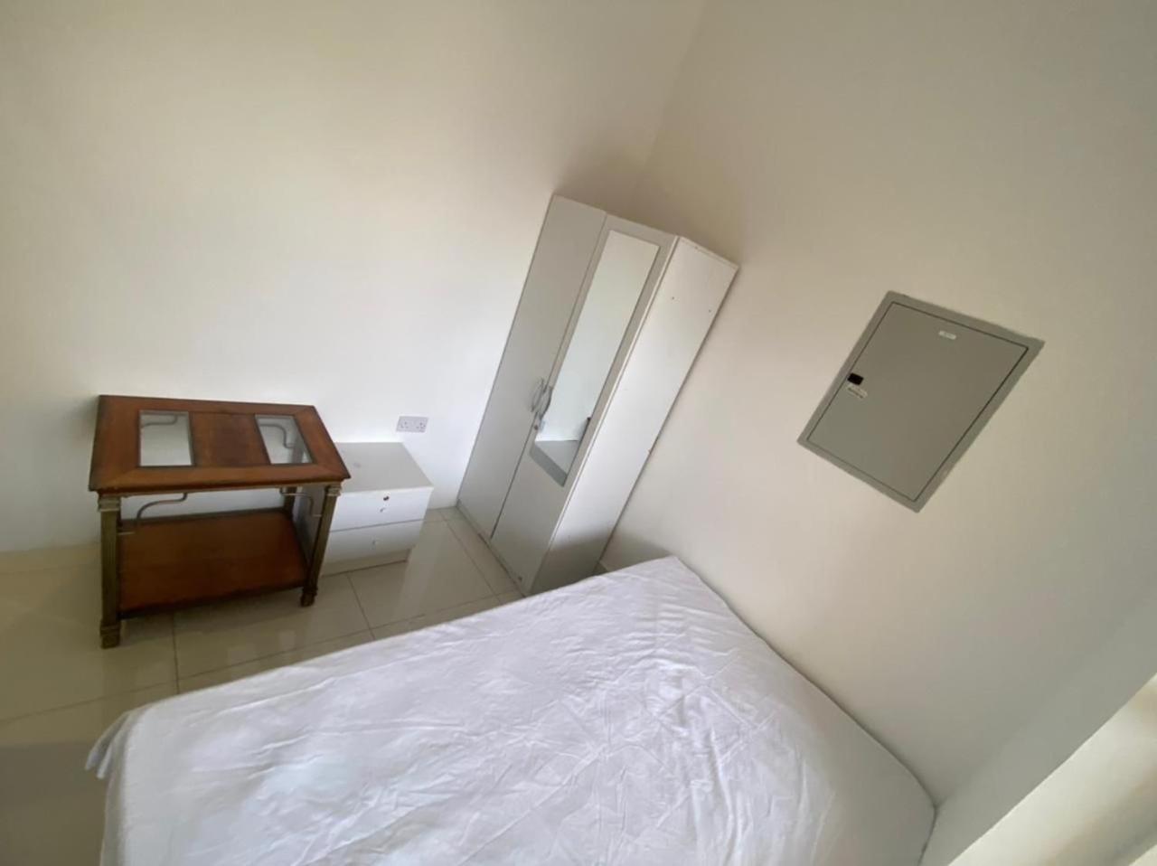 Economical For Rent In Guest house *