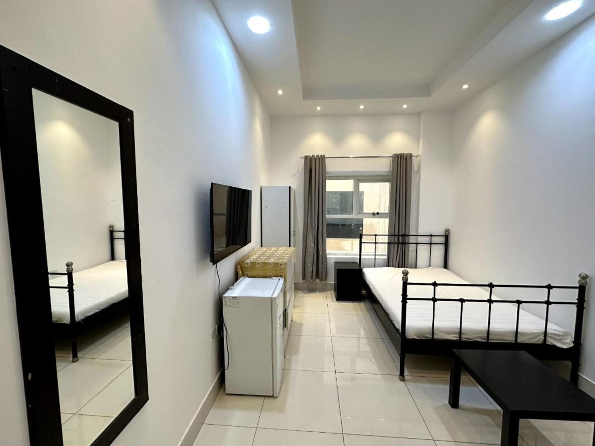Economical For Rent In Guest house *
