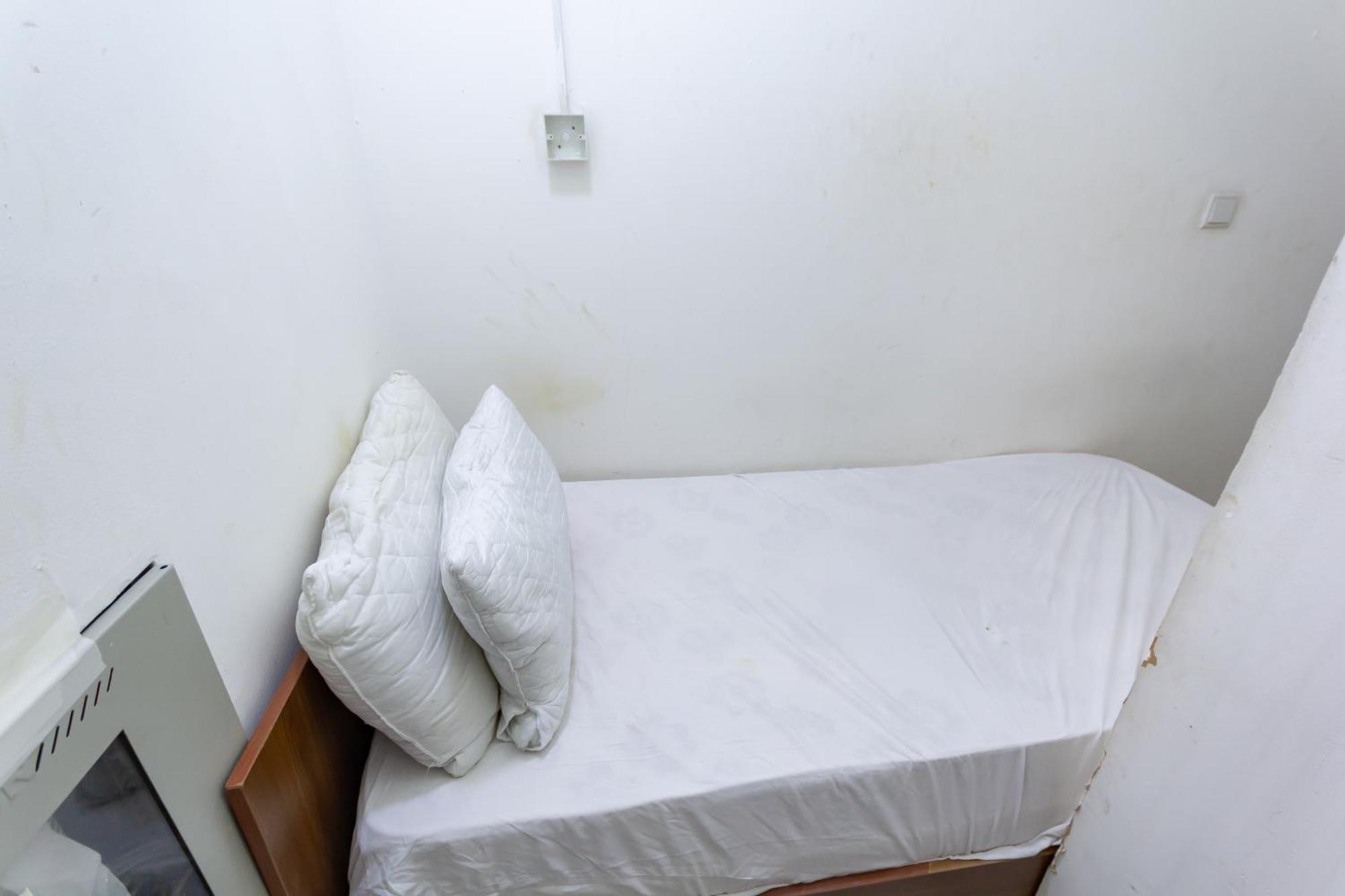 Economical For Rent In Guest house *
